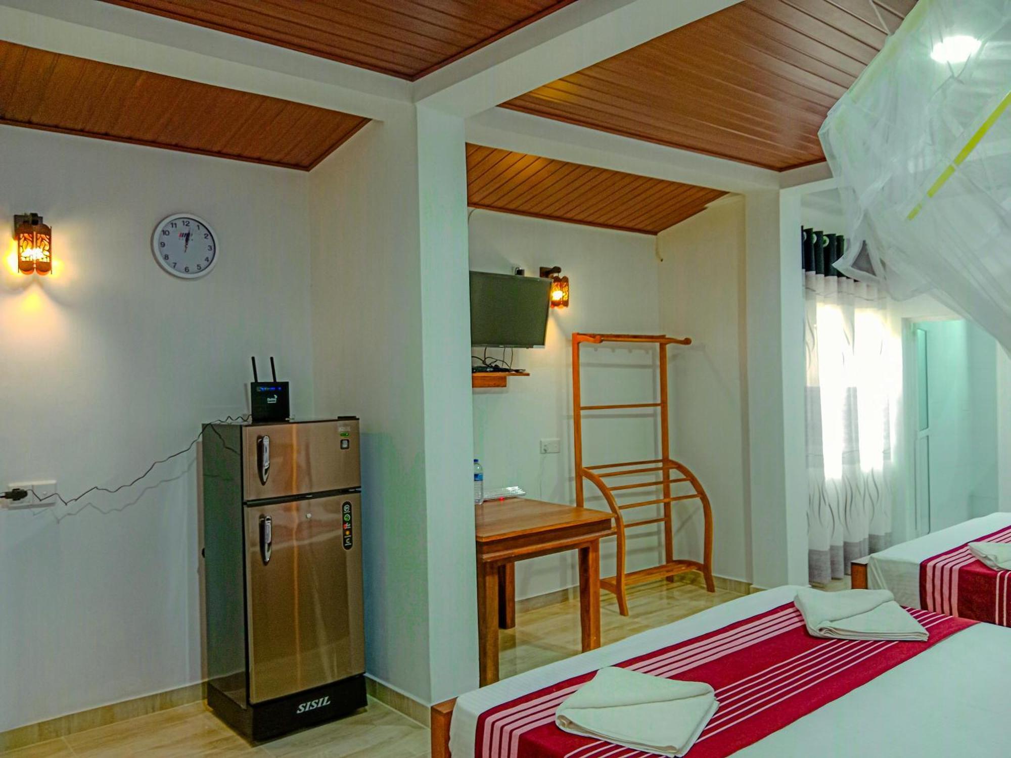 Sigiriya Peacock Homestay Luaran gambar
