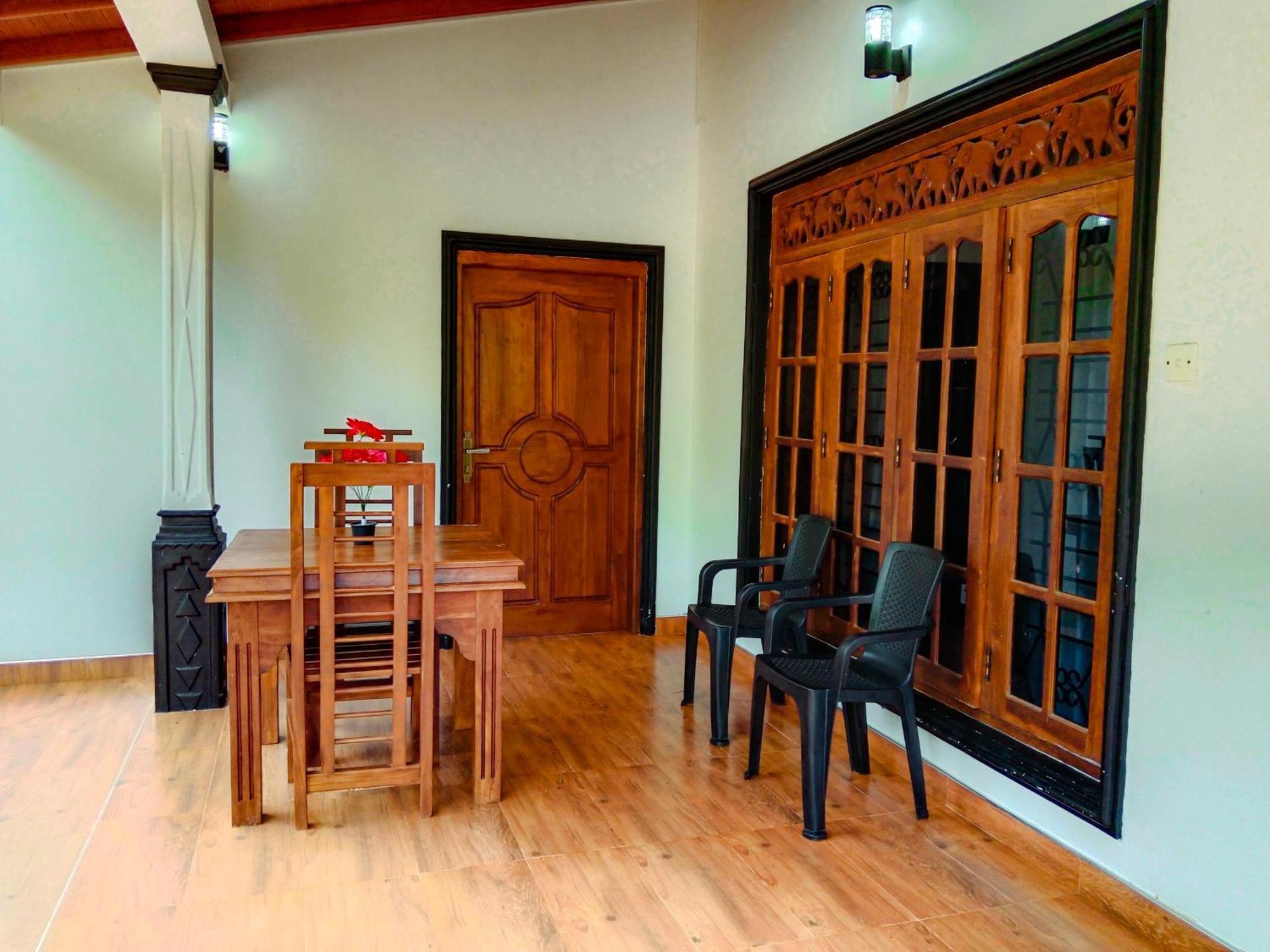Sigiriya Peacock Homestay Luaran gambar