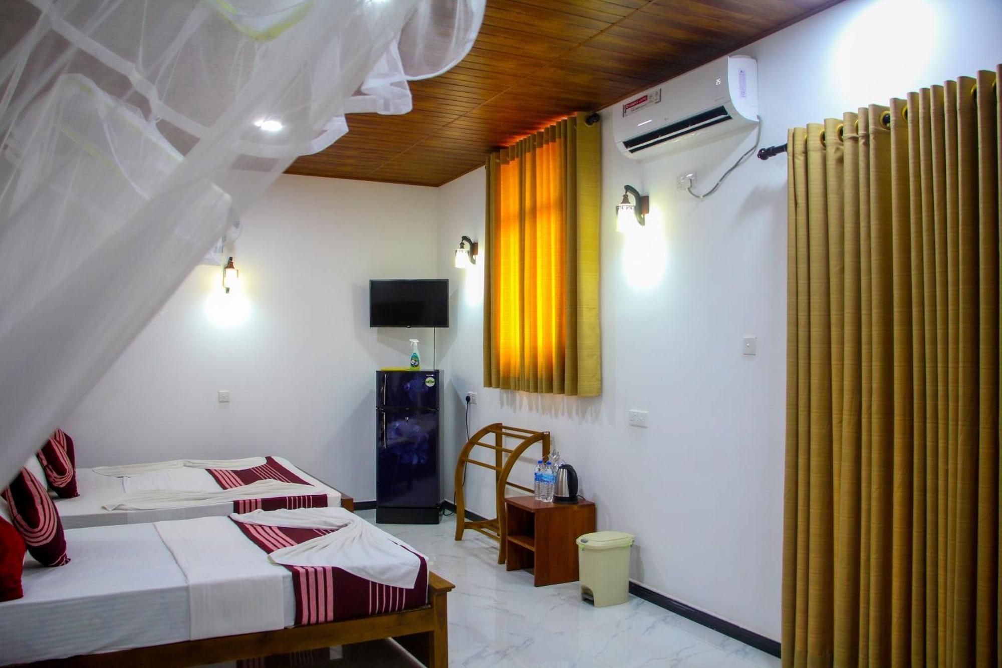 Sigiriya Peacock Homestay Luaran gambar