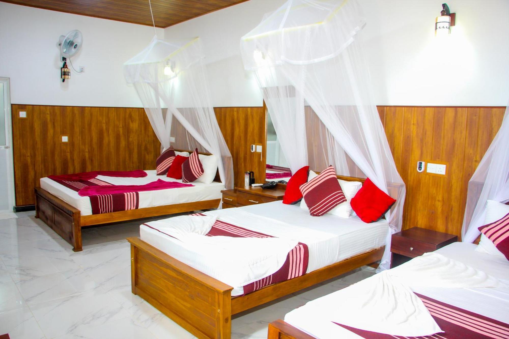 Sigiriya Peacock Homestay Luaran gambar
