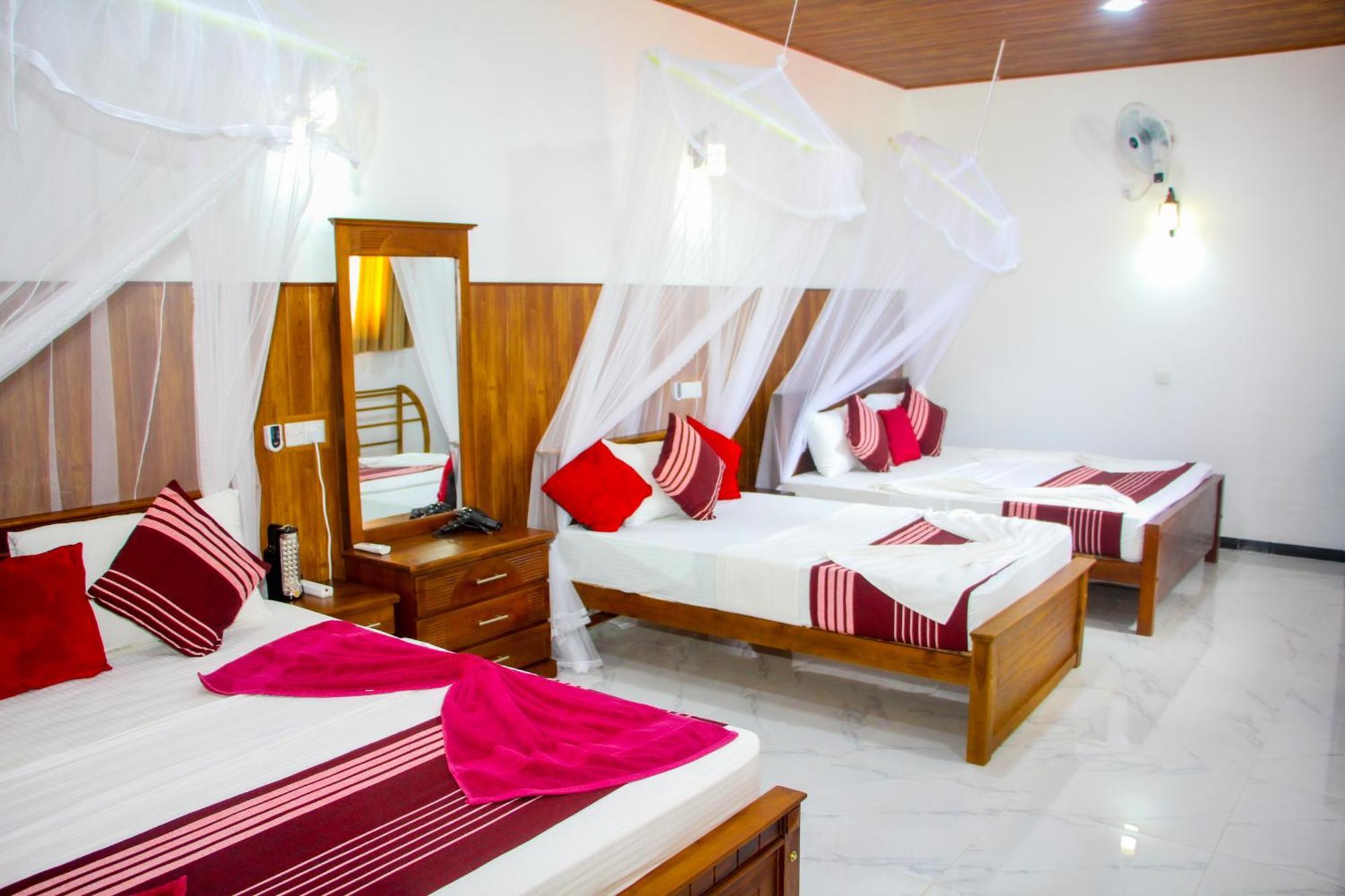 Sigiriya Peacock Homestay Luaran gambar