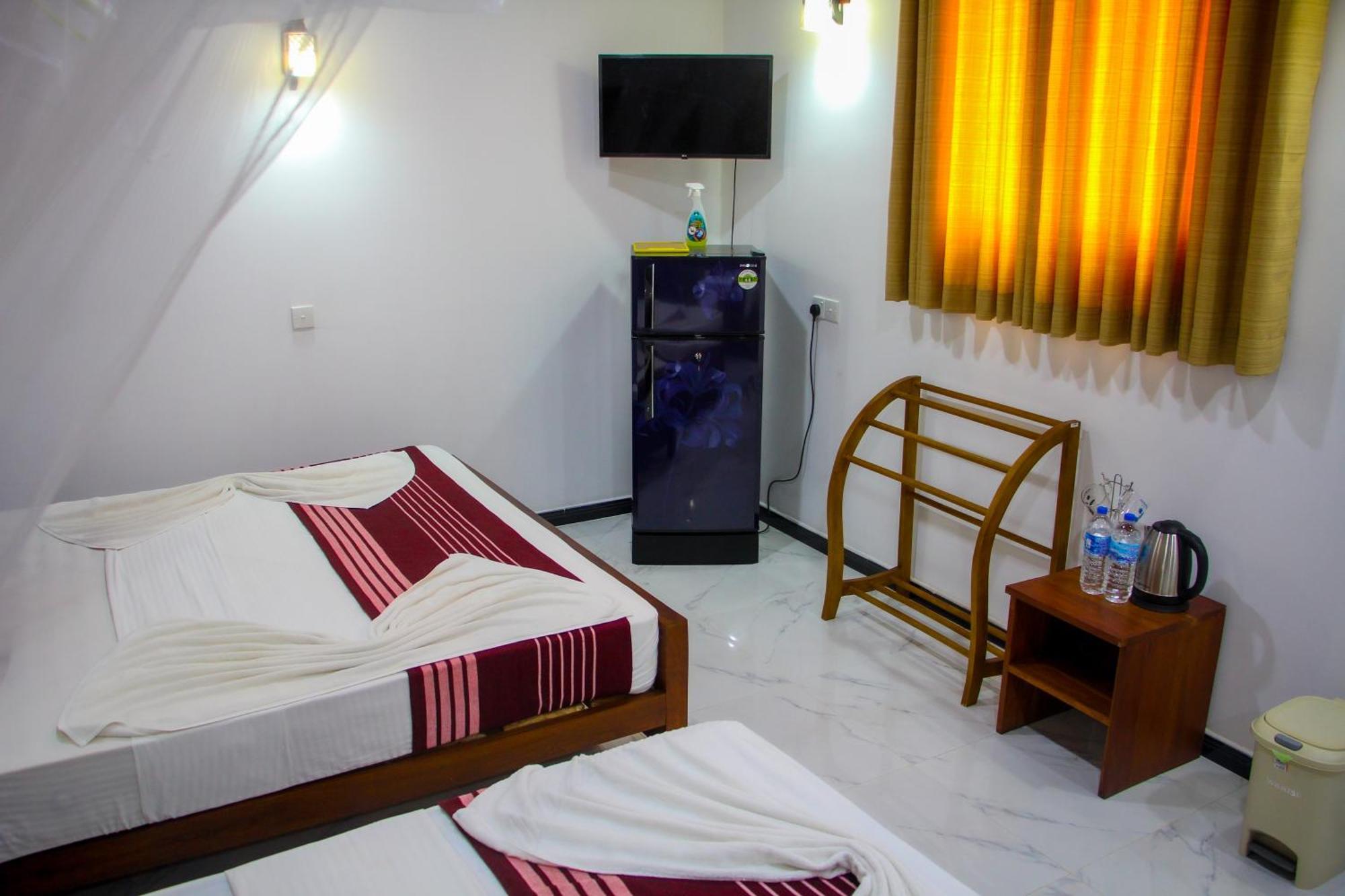 Sigiriya Peacock Homestay Luaran gambar