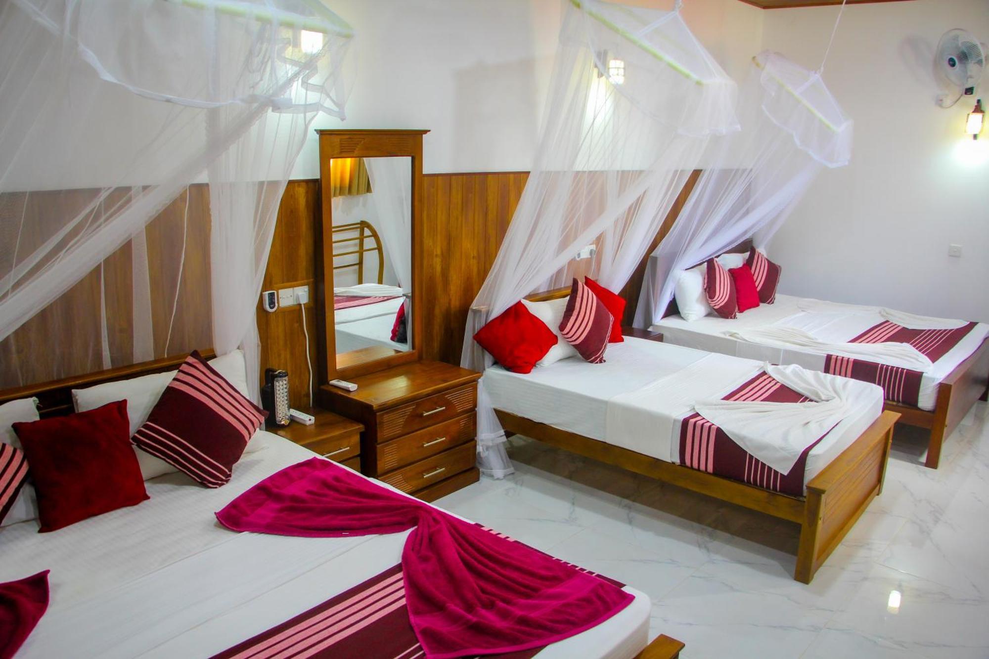 Sigiriya Peacock Homestay Luaran gambar