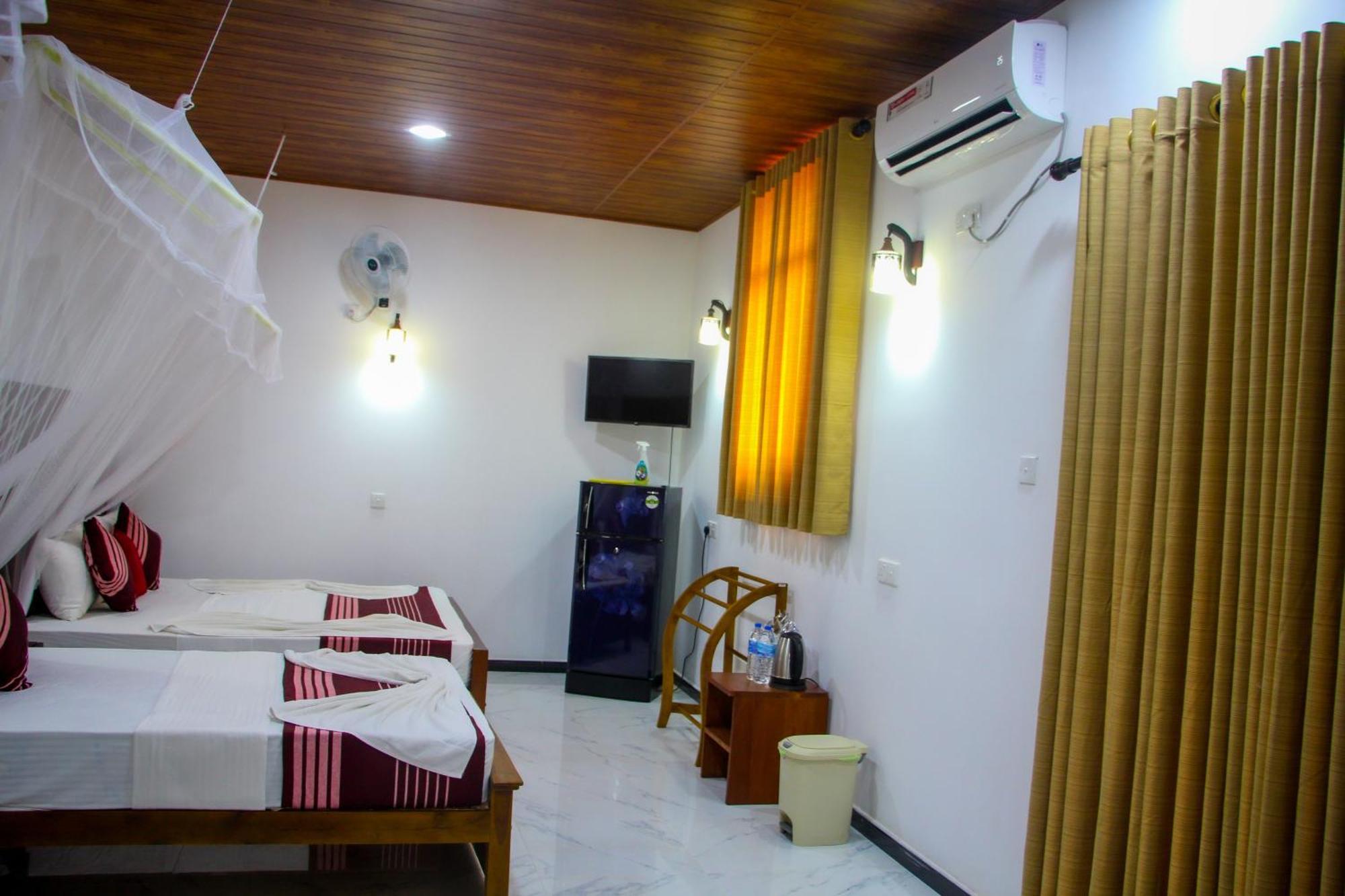 Sigiriya Peacock Homestay Luaran gambar