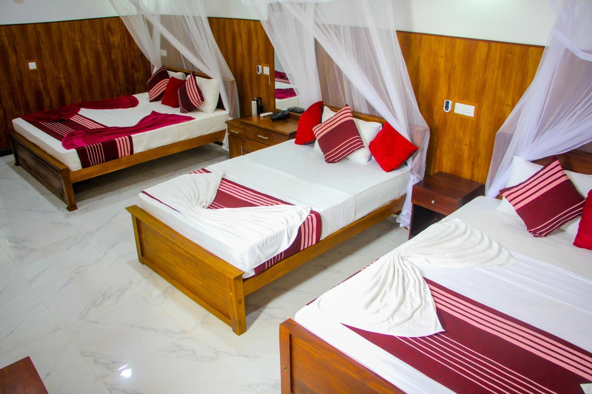 Sigiriya Peacock Homestay Luaran gambar