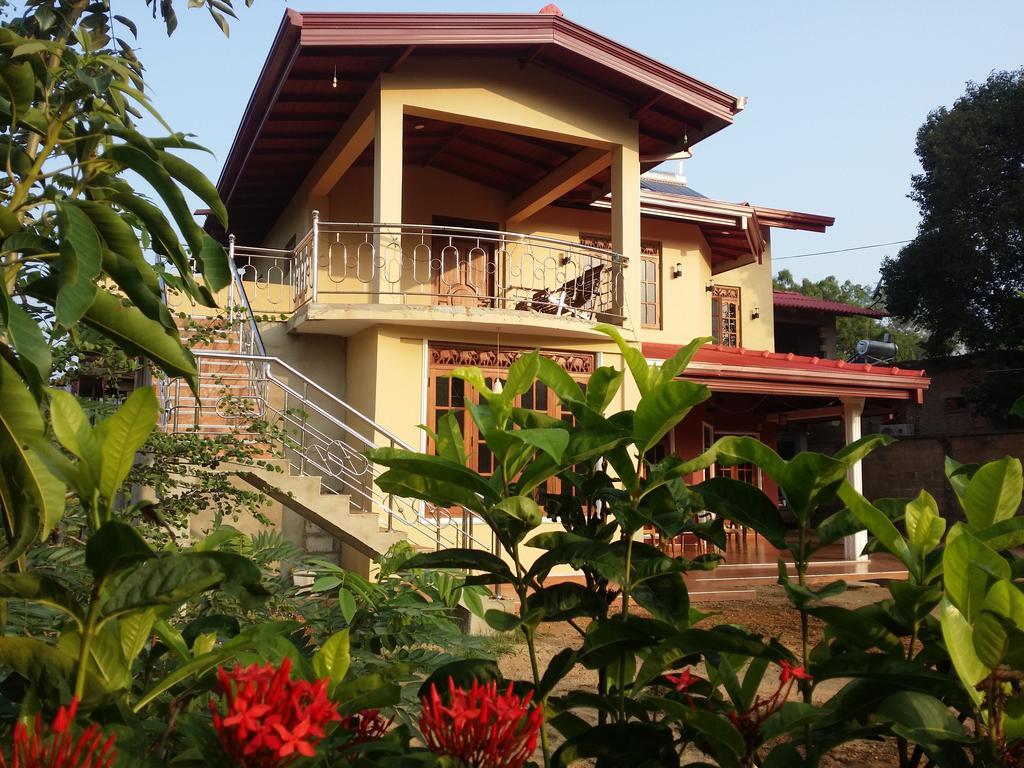 Sigiriya Peacock Homestay Luaran gambar